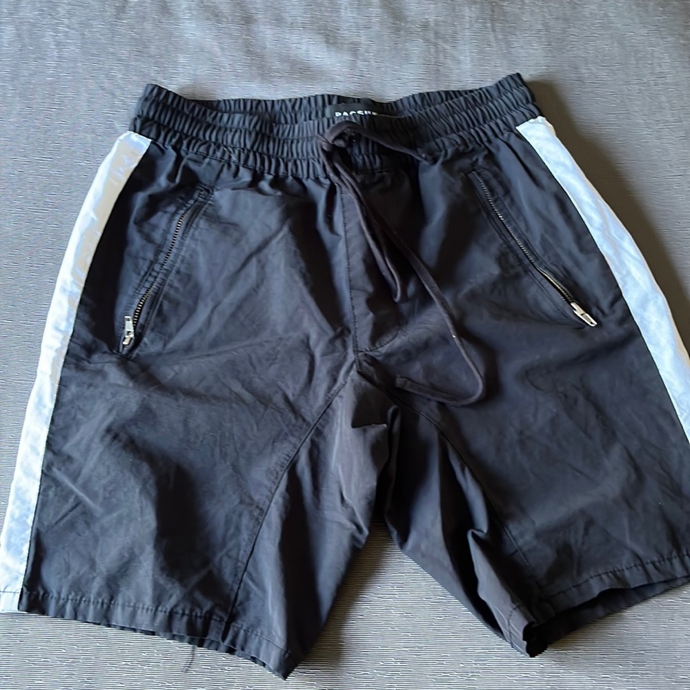 PacSun Drawstring Drop Crotch Shorts black/white - small.